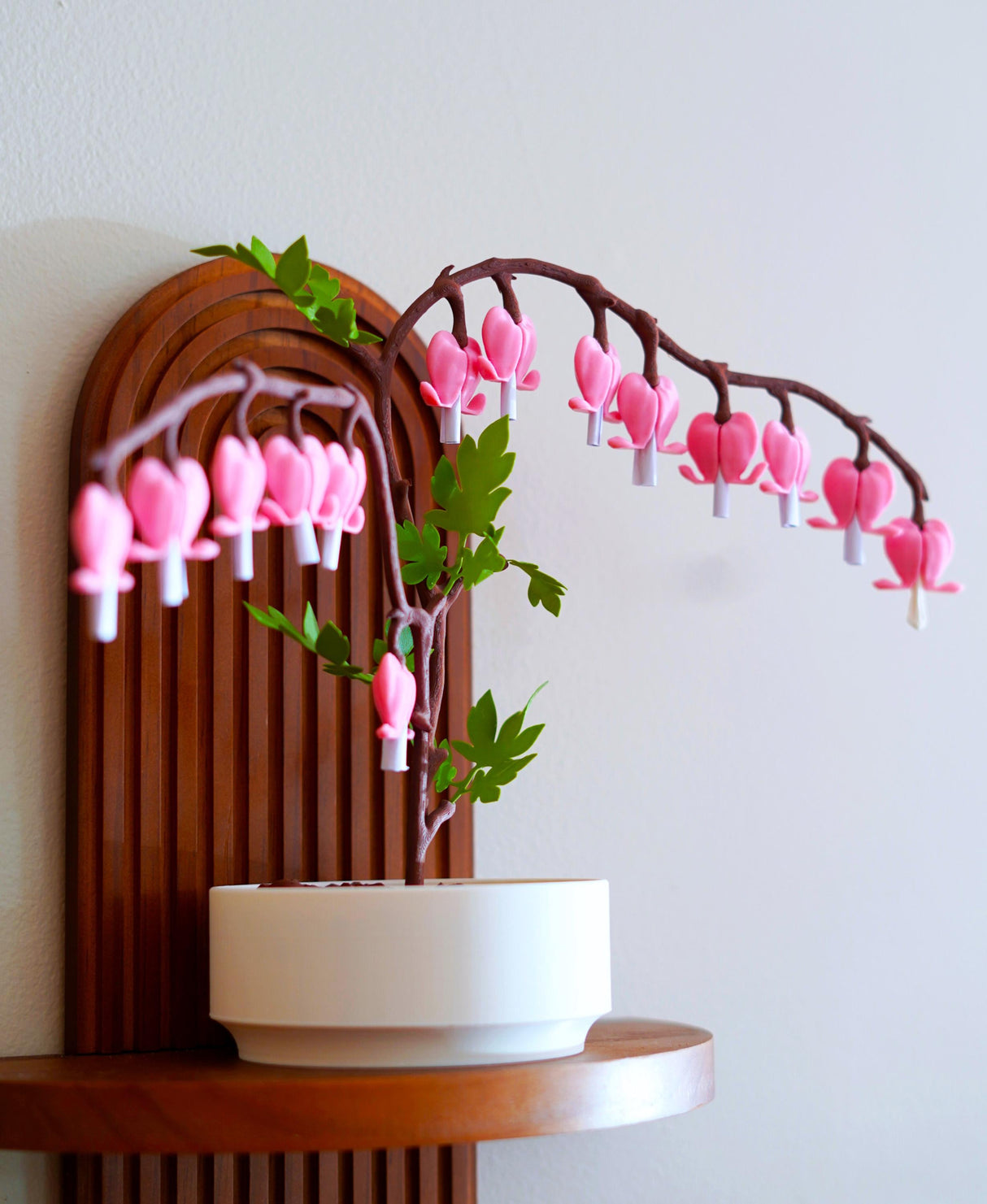 3D printed bleeding hearts jewelry box with pink flowers and green leaves, perfect for romantic gifts and decor.