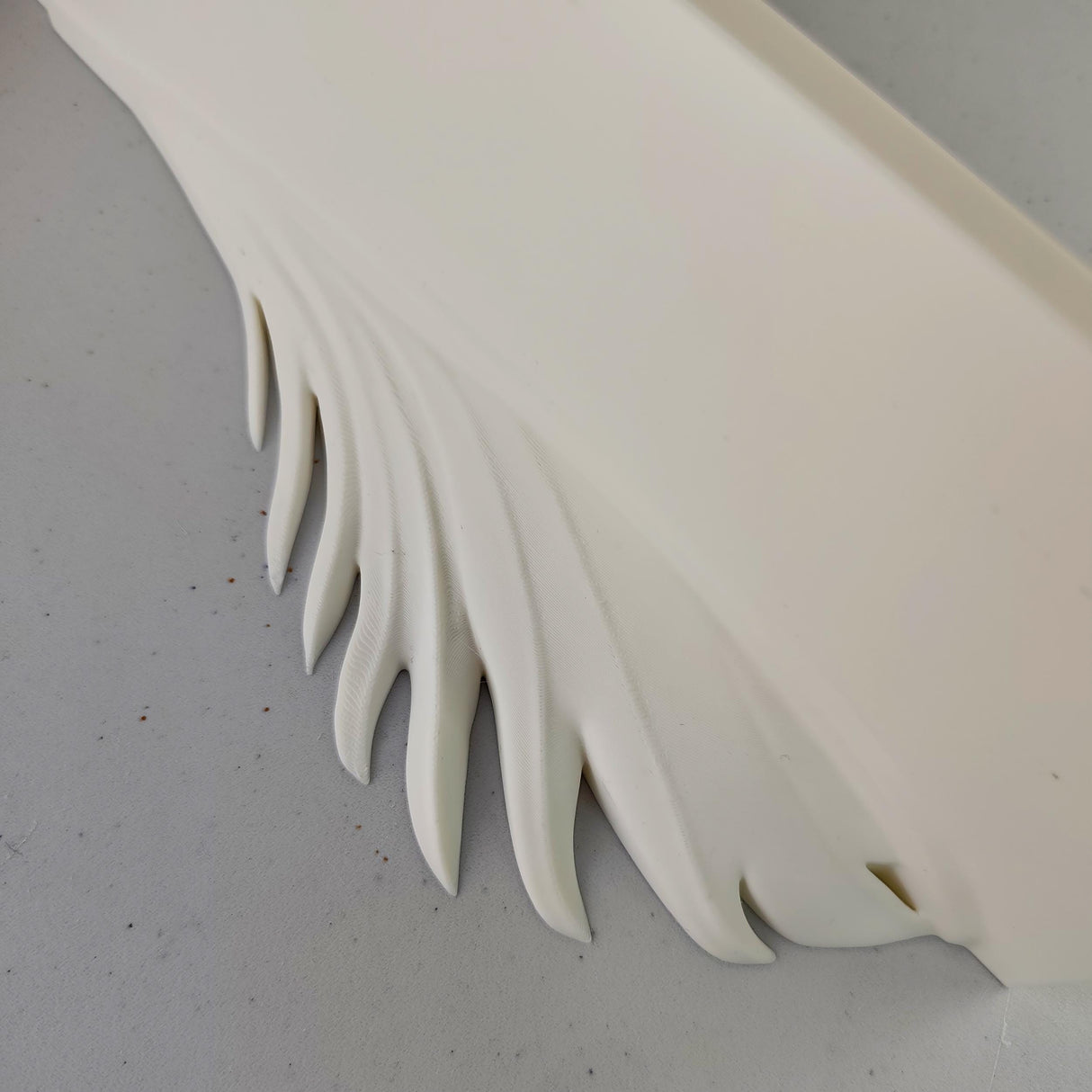 3D Printed Feather Wall Shelf | Sculptural Floating Display Ledge | Minimal Modern Wall Decor Accent for Contemporary Stylish Home Interiors