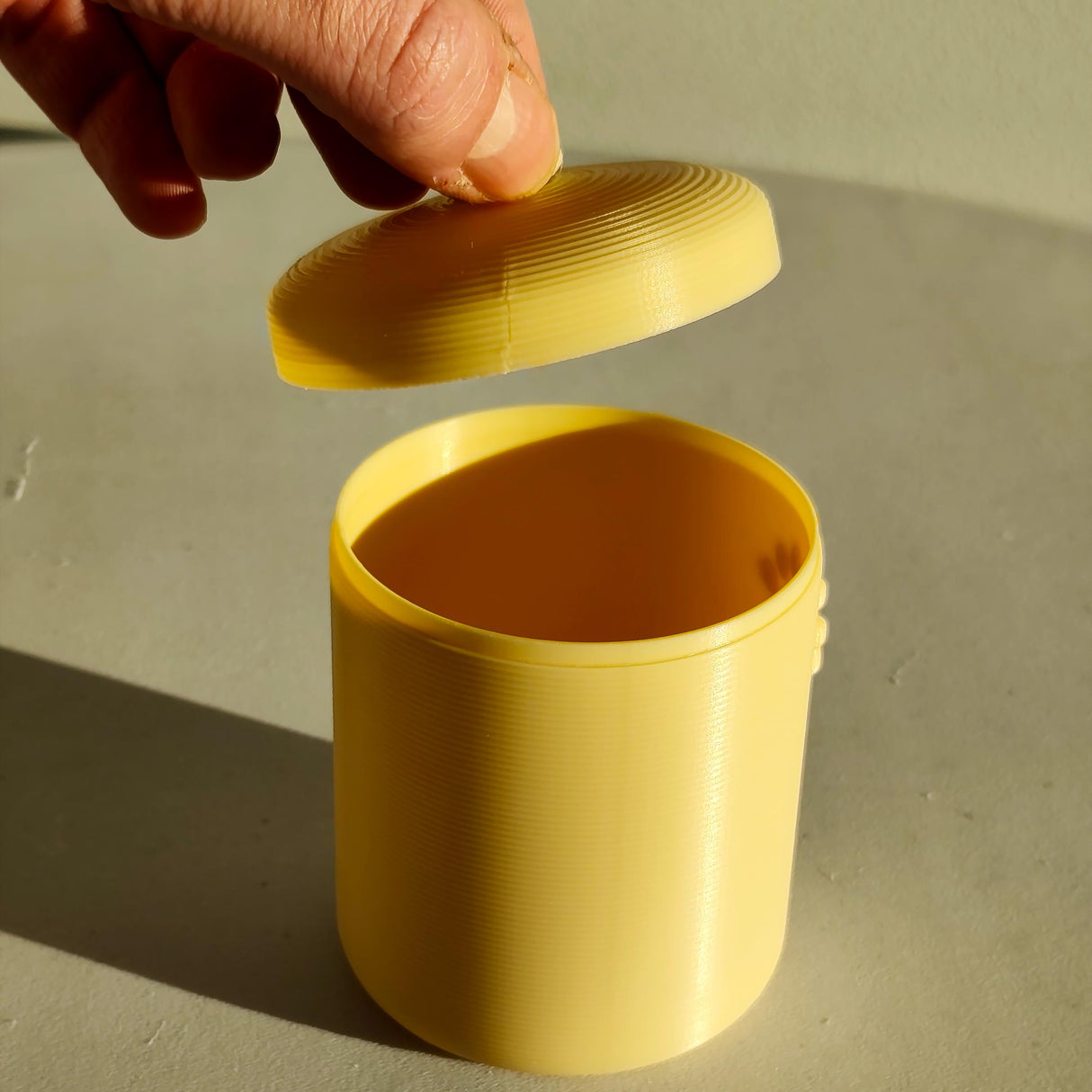 3D Printed Minimalist Pet Cremation Urn with Paw Print | Modern 3D Printed Memorial Urn for Pets | Simple Neutral Remembrance Decor