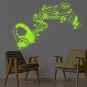 Светящаяся композиция Music Is Life с наушниками и нотами